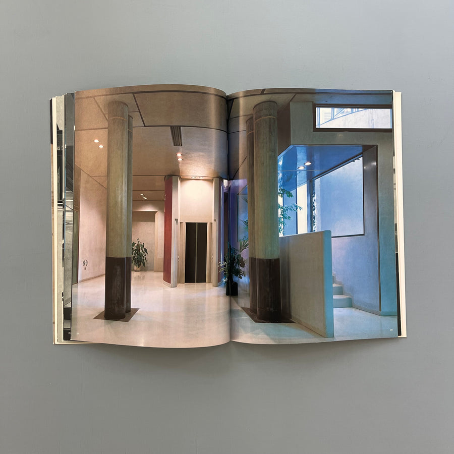 GA 63 Carlo Scarpa - Global Architecture 1983 - Saint-Martin Bookshop