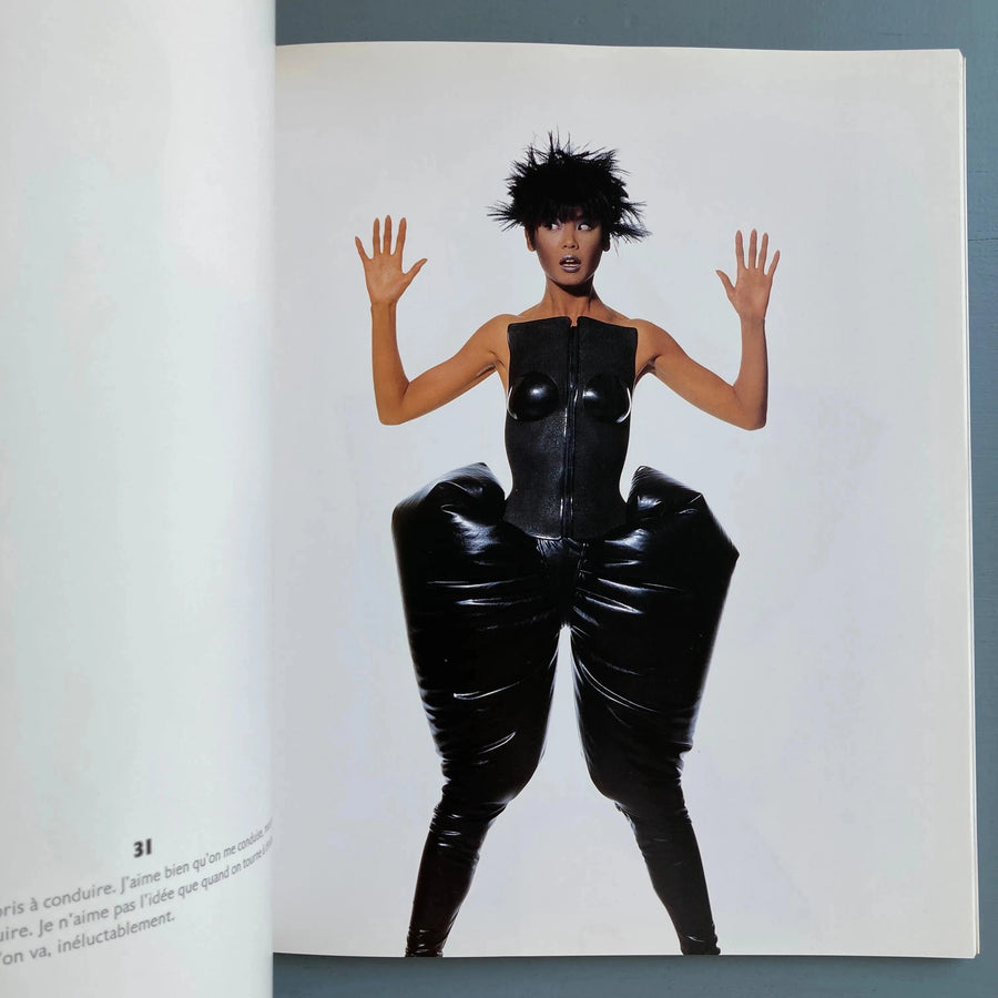 Issey Miyake - Photographies de Irving Penn - Pont Royal 1988