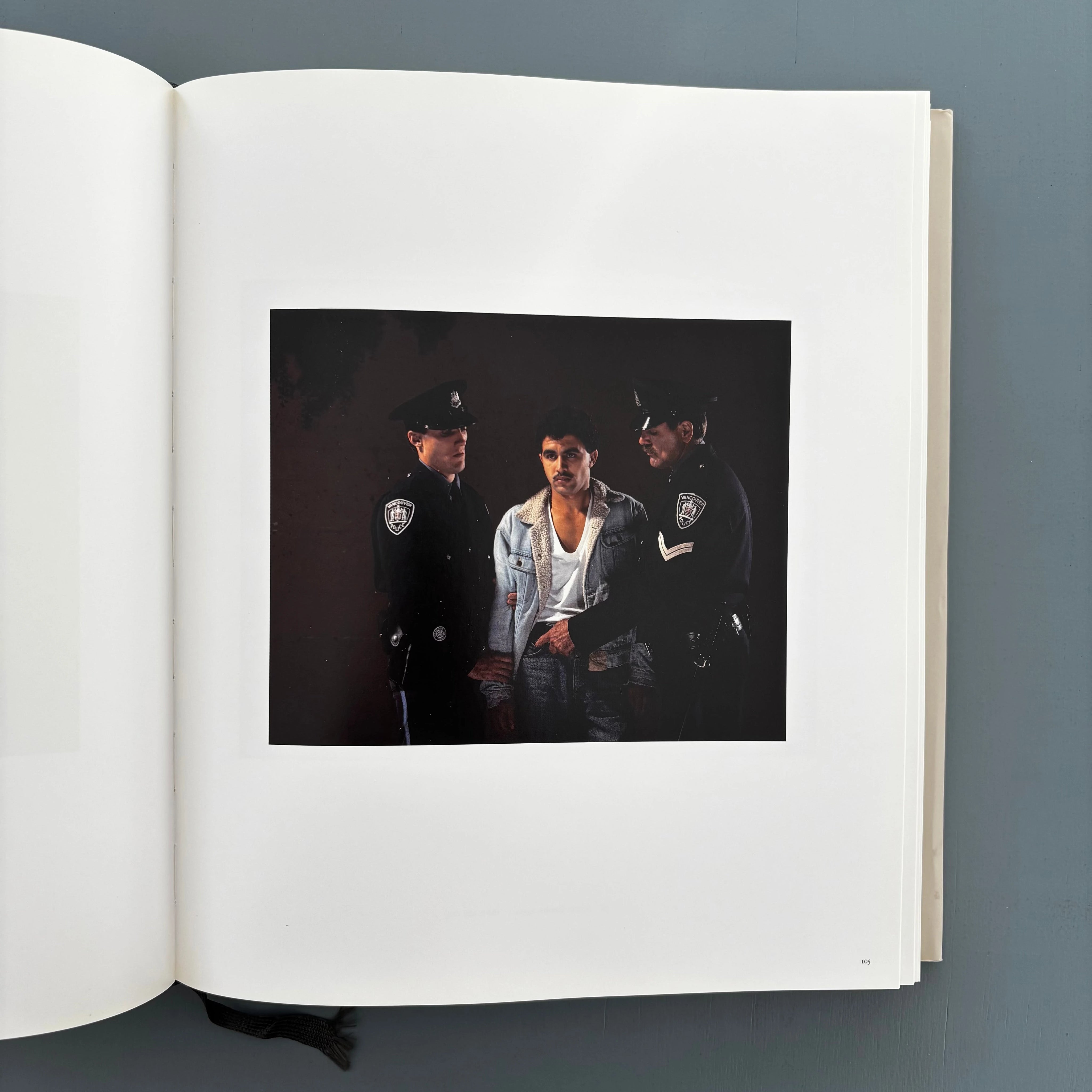 お歳暮・冬ギフト特集2025 Raisonné Catalogue - Wall Jeff 1978-2004 Schaulager/Steidl - アート・デザイン・音楽