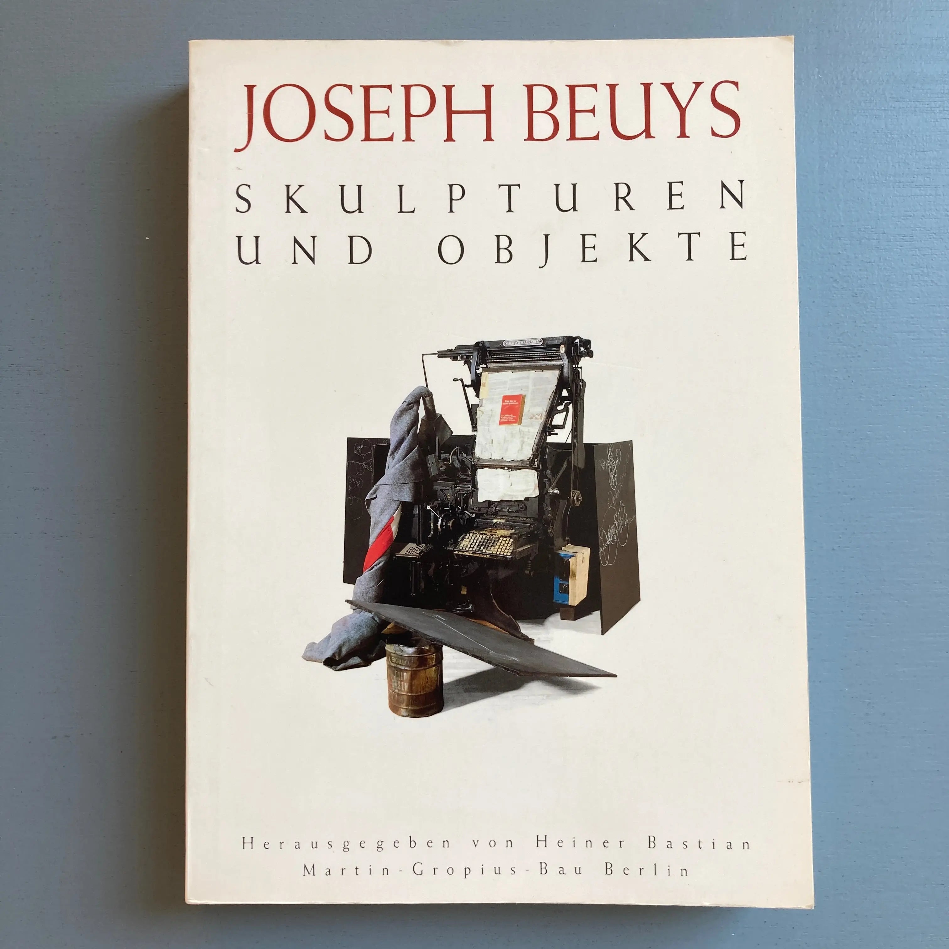 Joseph Beuys/skulpturen und objekte希少洋書 Joseph Beuys - Skulpturen und objekte - Schirmer/Mosel 1988