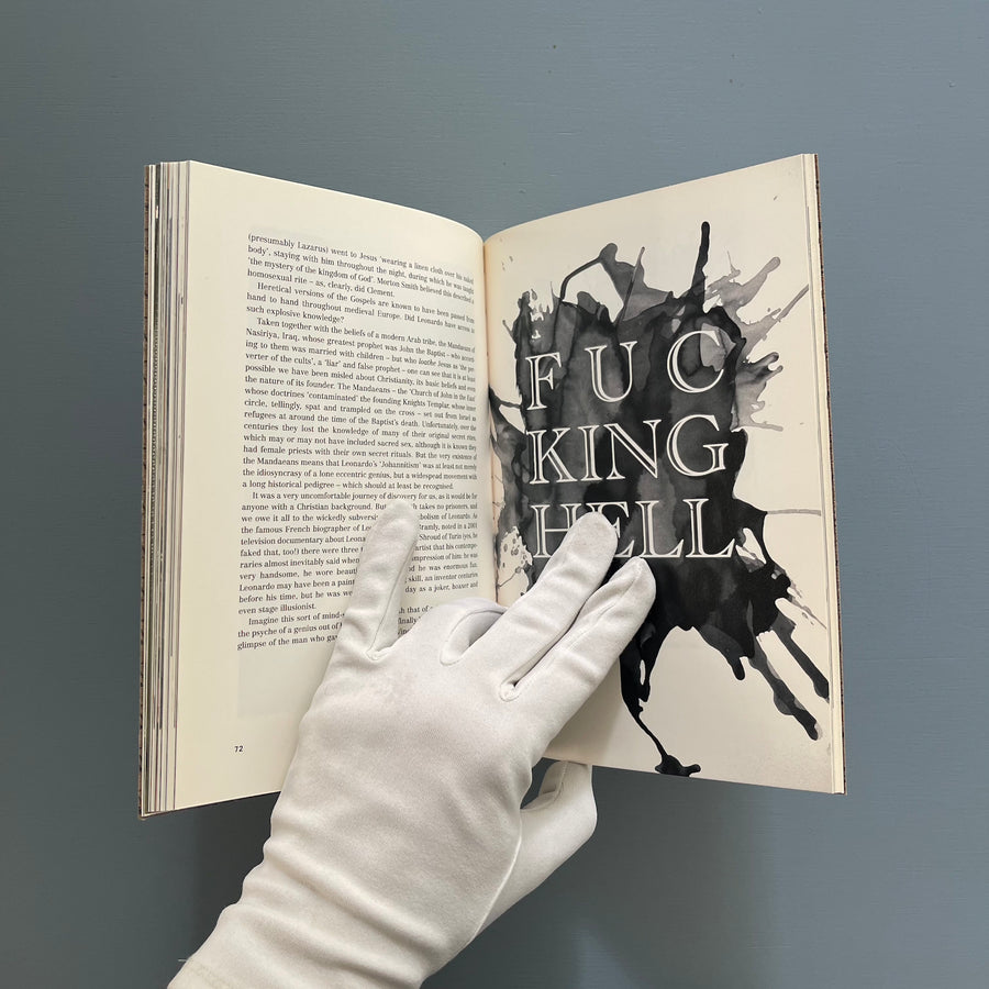 Kendell Geers - Fingered - Tikiriki 2005 - Saint-Martin Bookshop