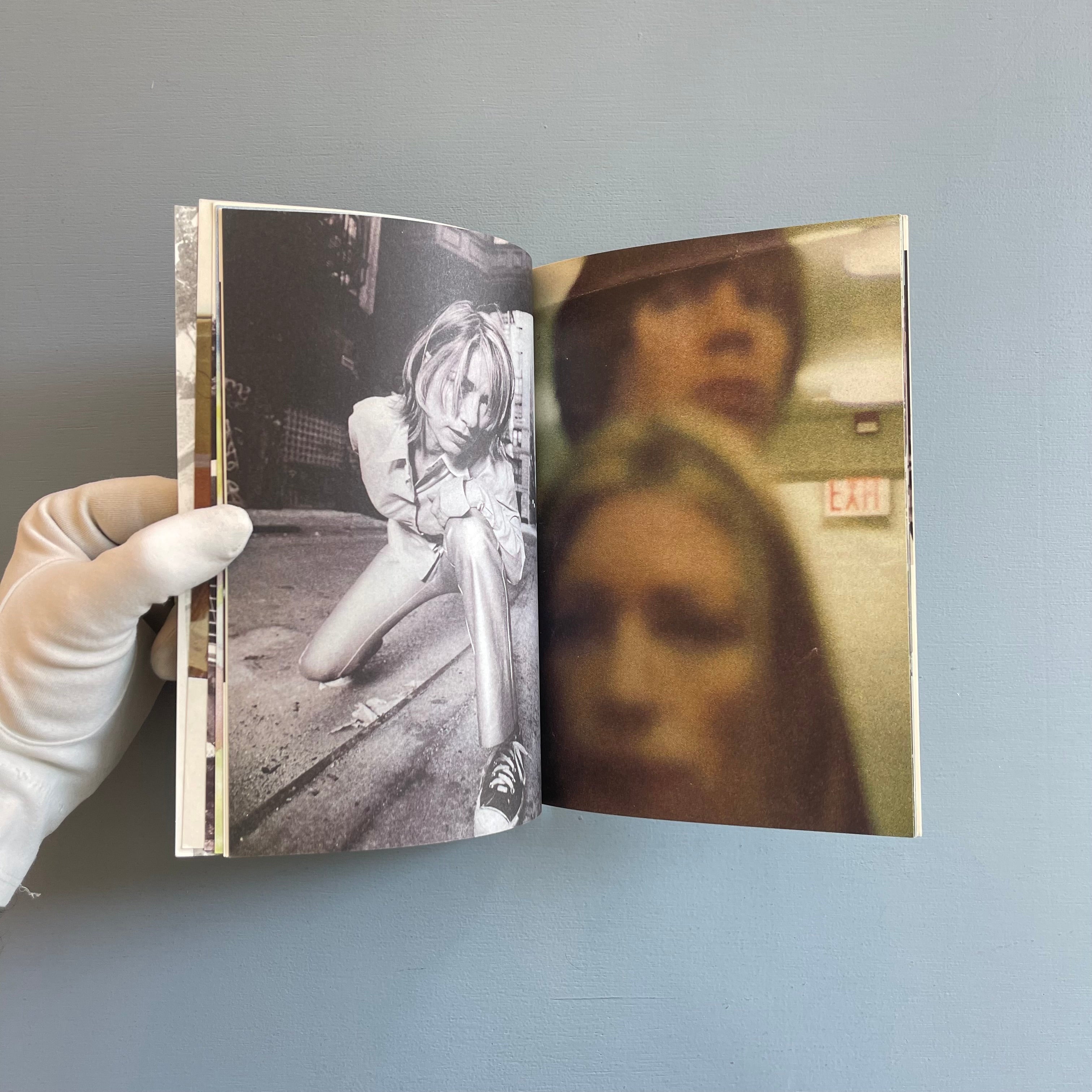 Kim Gordon (signed) - Chronicles Vol.1 - Nieves 2005 - Saint