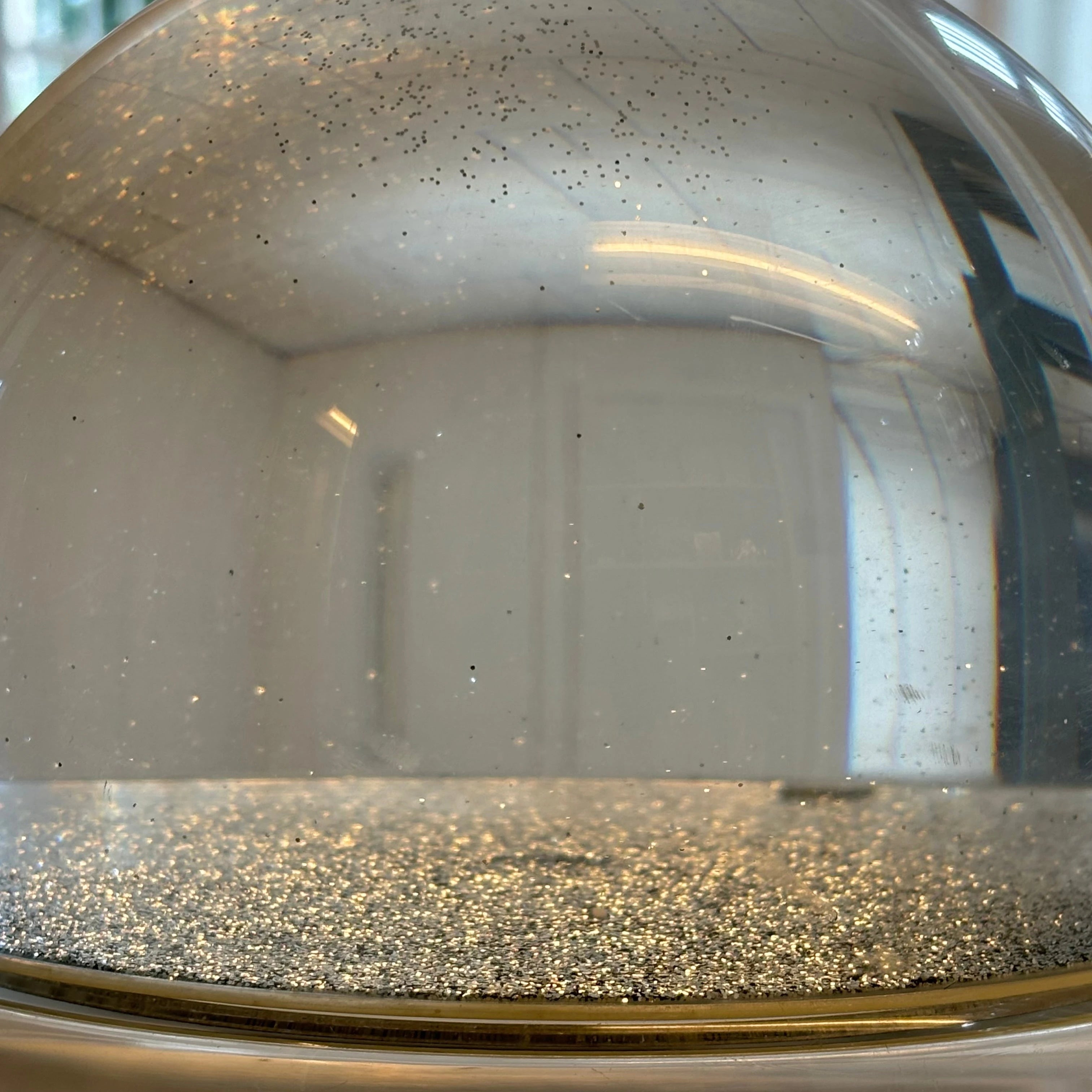 【Maison Martin Margiela 】⑬  Globe Maison Martin Margiela 13 Paris Snow Globe sold at auction on 19th