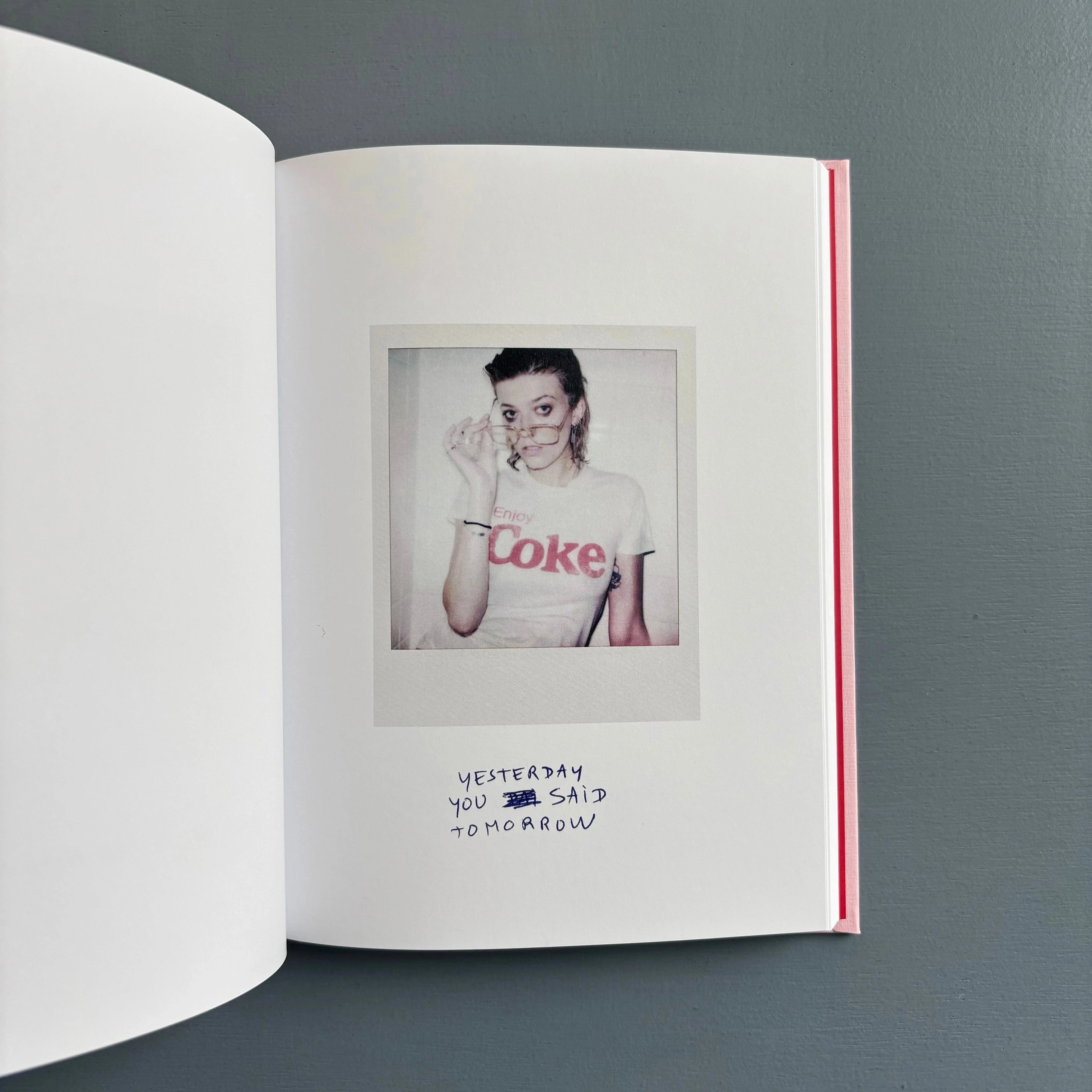 Marine Neuilly & Thomas Lélu - Let's take pictures we can never