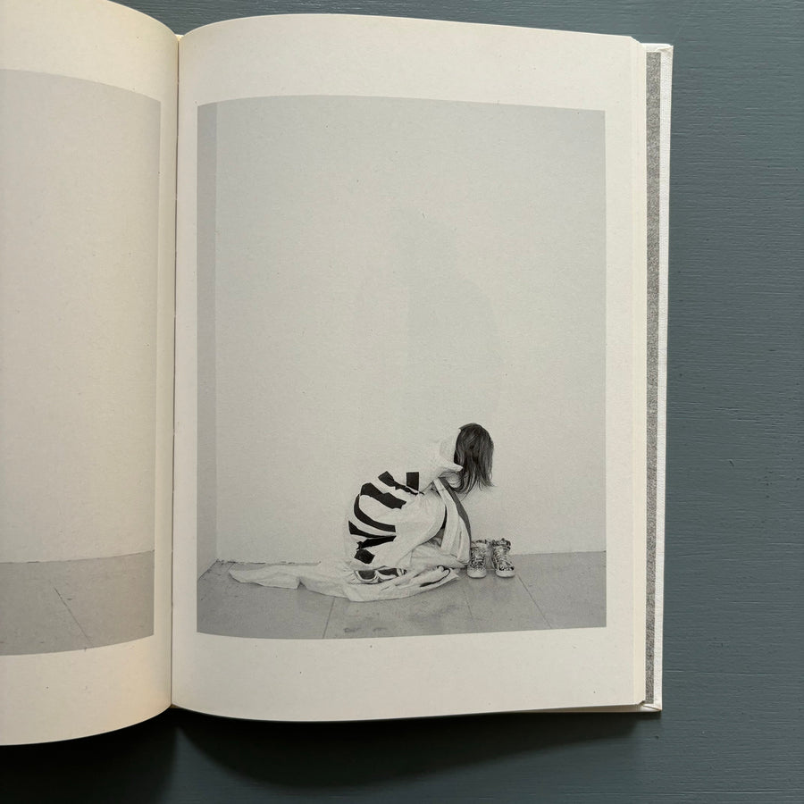 【新品】Mark Borthwick 「all events are even」 Mark Borthwick - All events are even - Purple Books 2002 - Saint