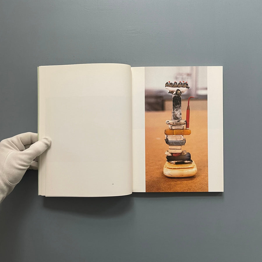 Mark Manders - Self-Portrait in a Surrounding Area - XXIV Bienal de São Paulo 1998 - Saint-Martin Bookshop