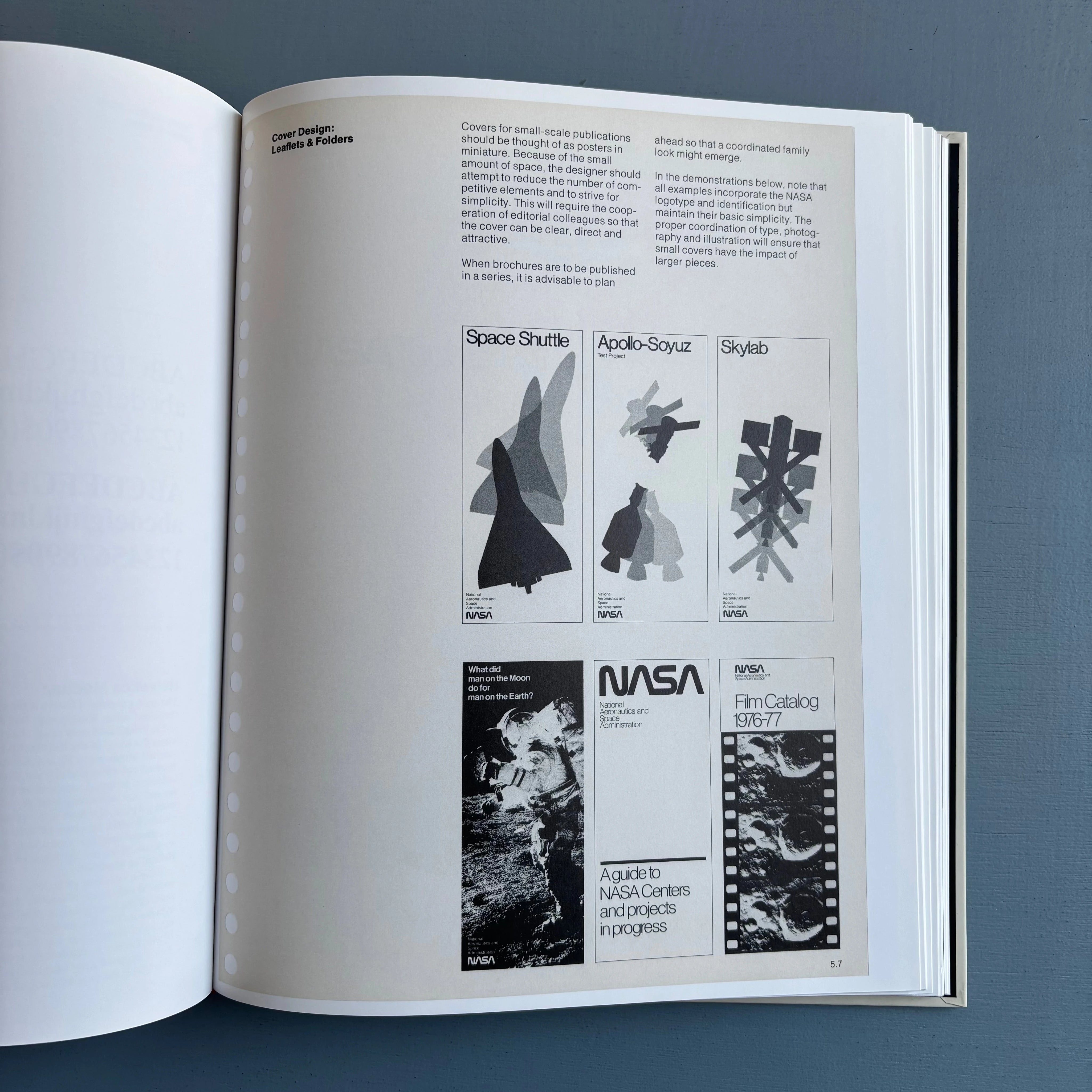 NASA Graphics Standards Manual - Standards Manual 2015 - Saint