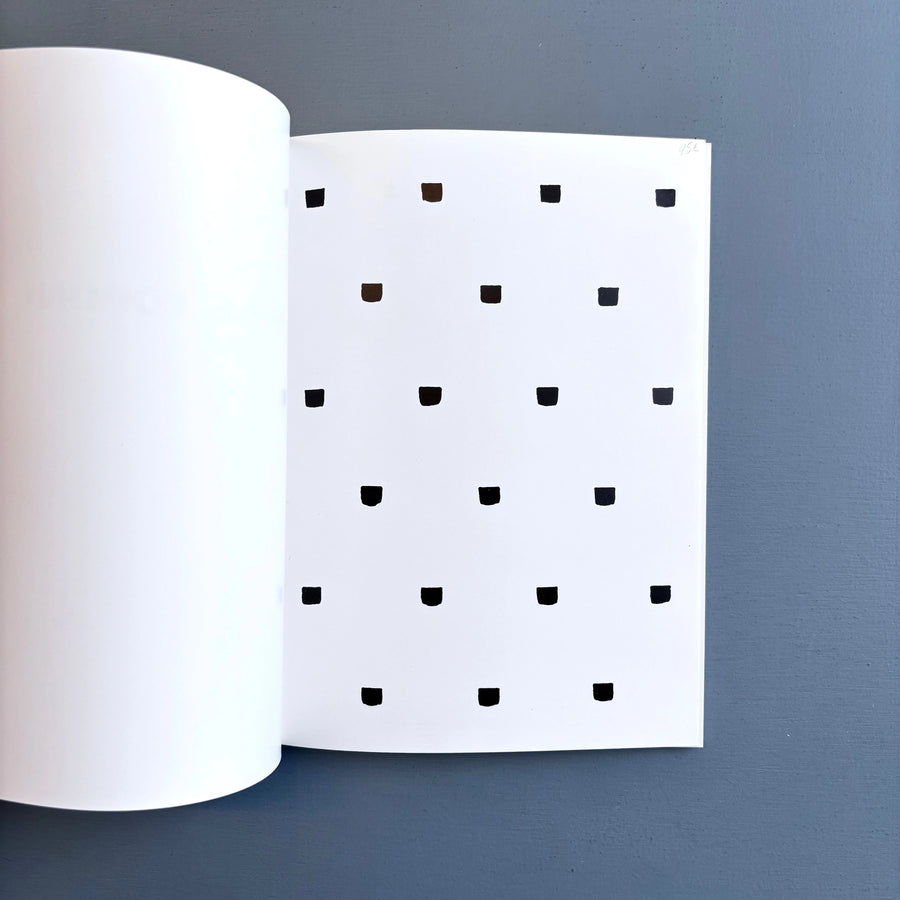 Niele Toroni - Impronte di pennello N. 50 ripetute a intervalli regolari (30 cm.) - Museo comunali d'arte di Ascona 1991