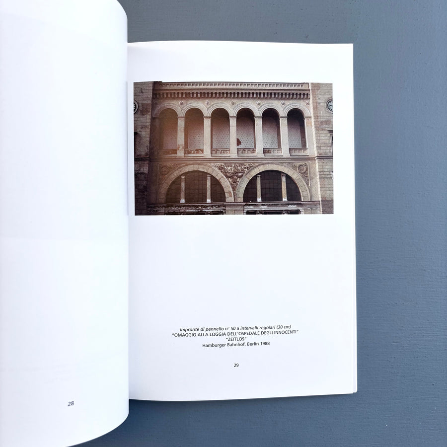 Niele Toroni - Impronte di pennello N. 50 ripetute a intervalli regolari (30 cm.) - Museo comunali d'arte di Ascona 1991