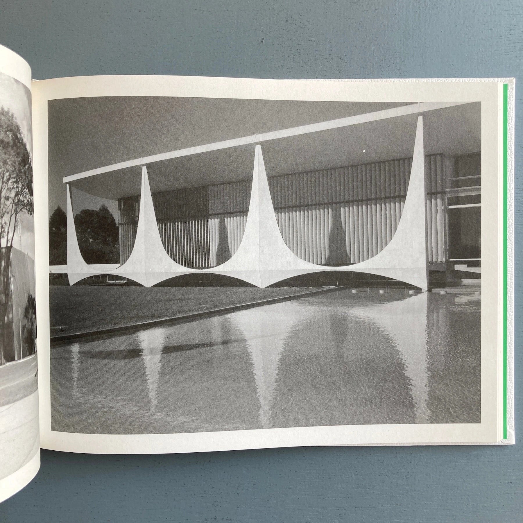 O.-NIEMEYER-by-Erik-van-der-