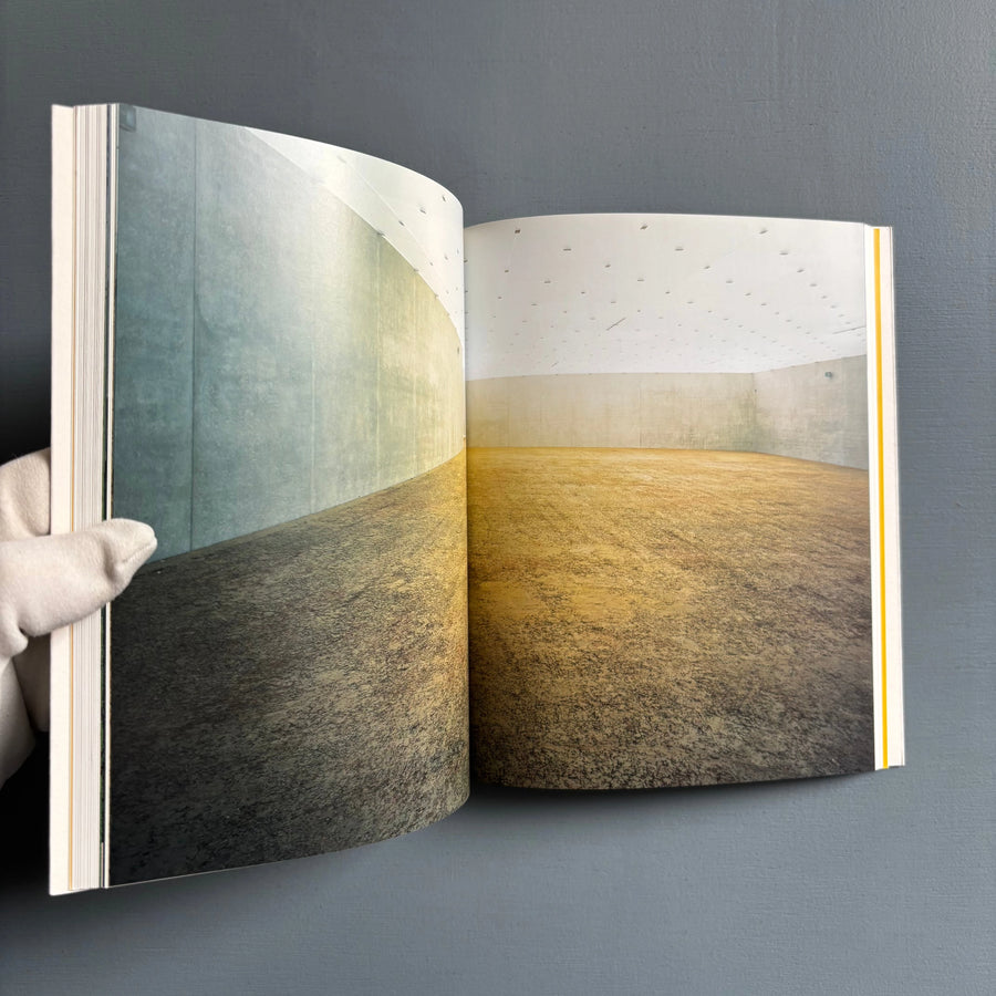 Olafur Eliasson - The mediated motion - Kunsthaus Bregenz 2002 - Saint-Martin Bookshop