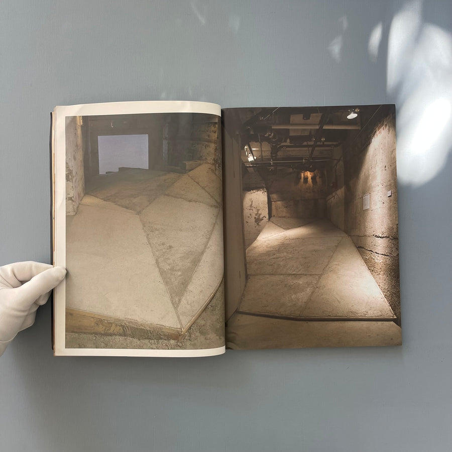Oscar Tuazon - I can’t see - DoPe Press / Paraguay Press 2010 - Saint-Martin Bookshop