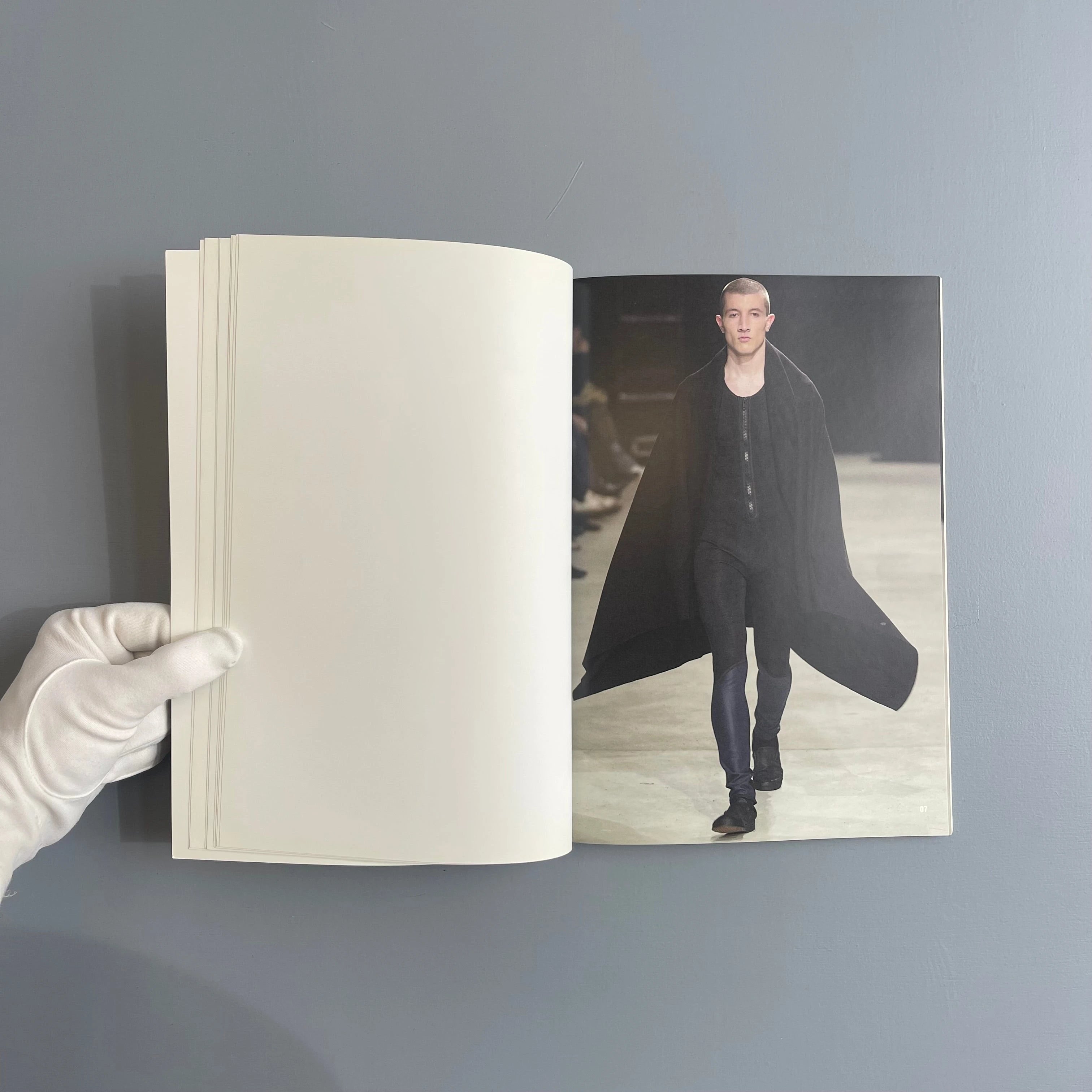 Raf Simons - Autumn-Winter 2004-2005 - Saint-Martin Bookshop