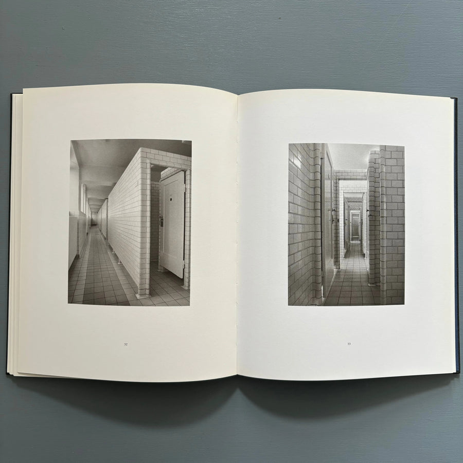 Roni Horn - To Place IV: Pooling Waters (volume I) - König 1994 - Saint-Martin Bookshop