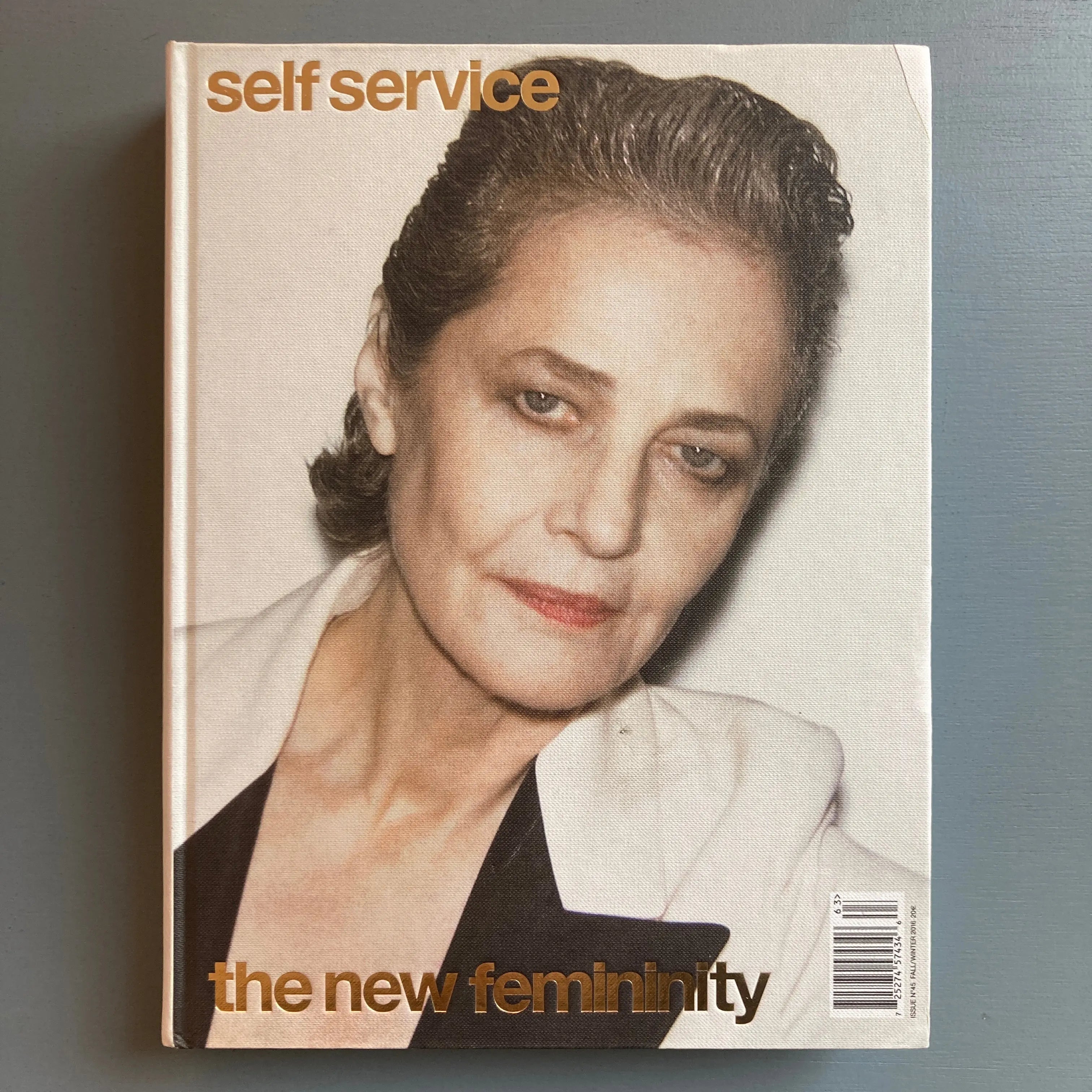 Self Service issue n°45 - Fall/Winter 2016 - Saint-Martin Bookshop