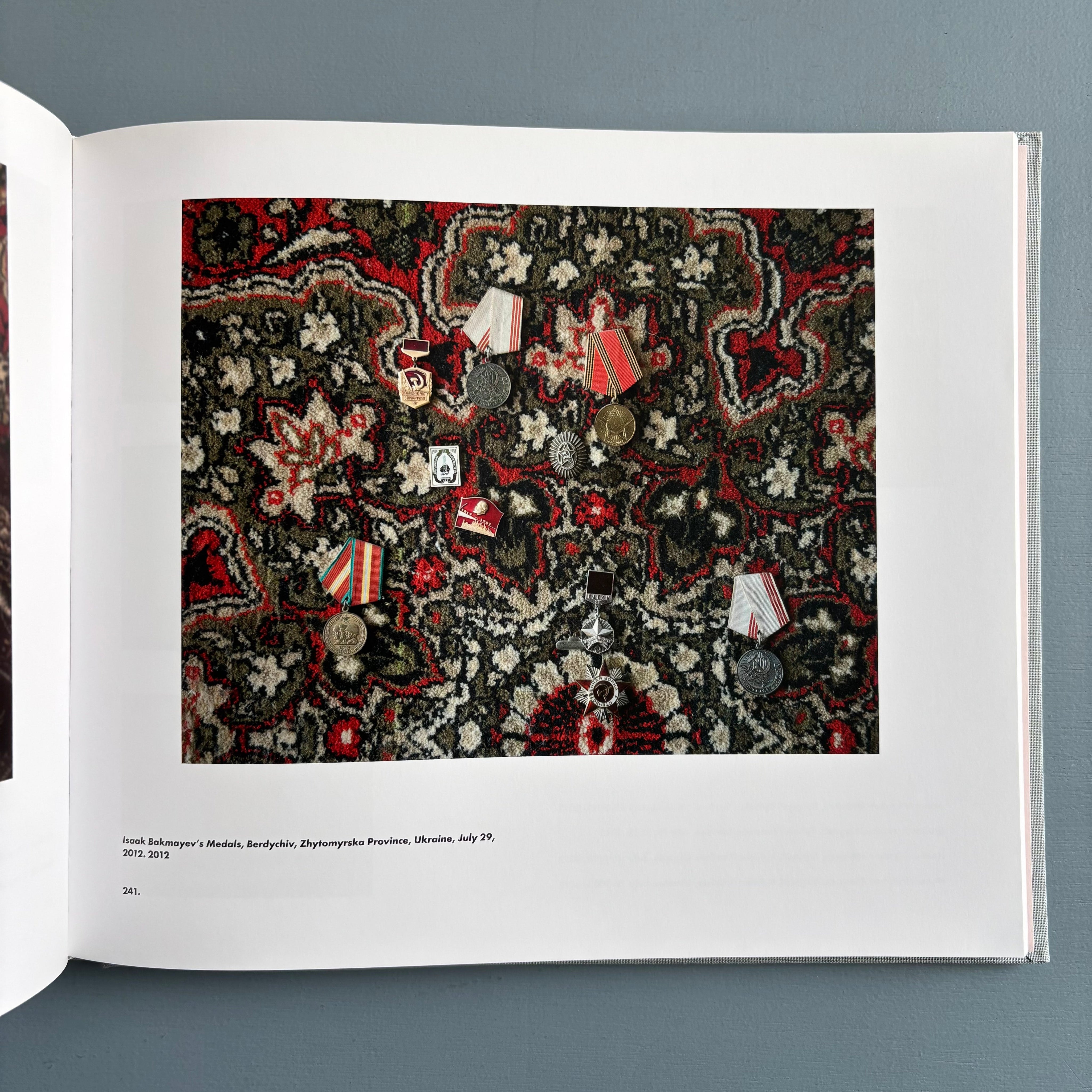 Stephen-Shore-Solving-Pictures