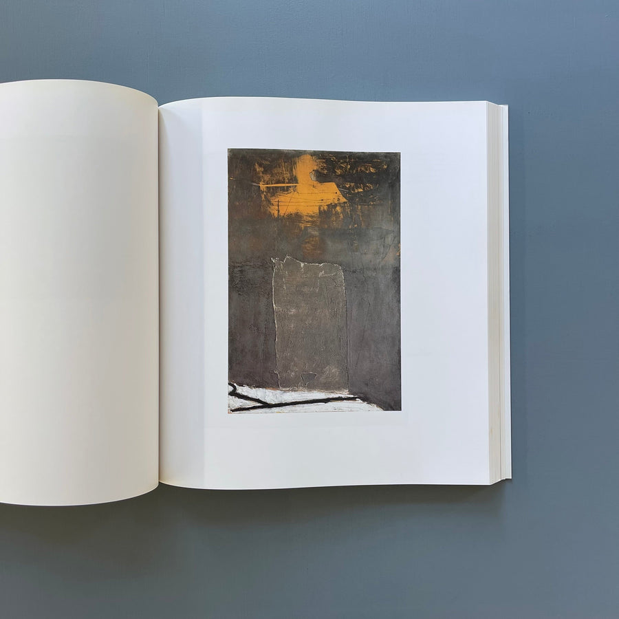 Tàpies - Reina Sofia 2000 - Saint-Martin Bookshop