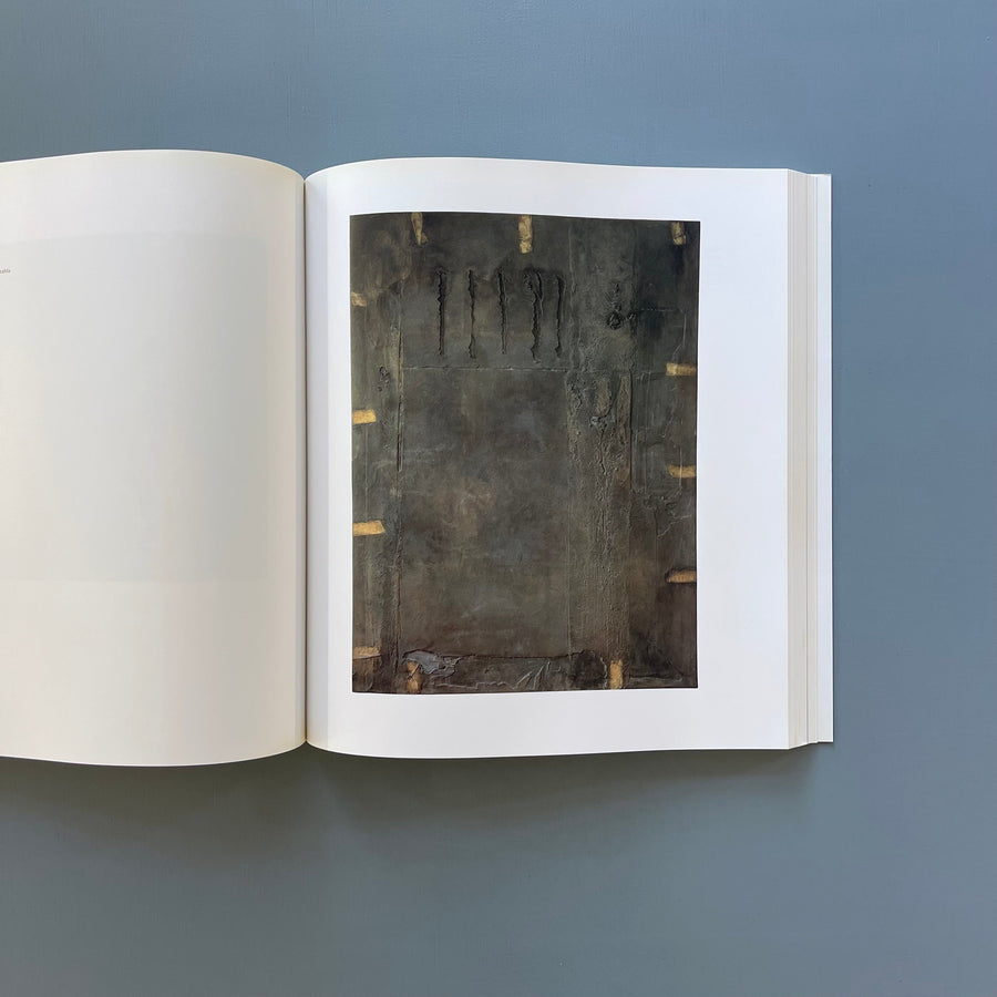 Tàpies - Reina Sofia 2000 - Saint-Martin Bookshop