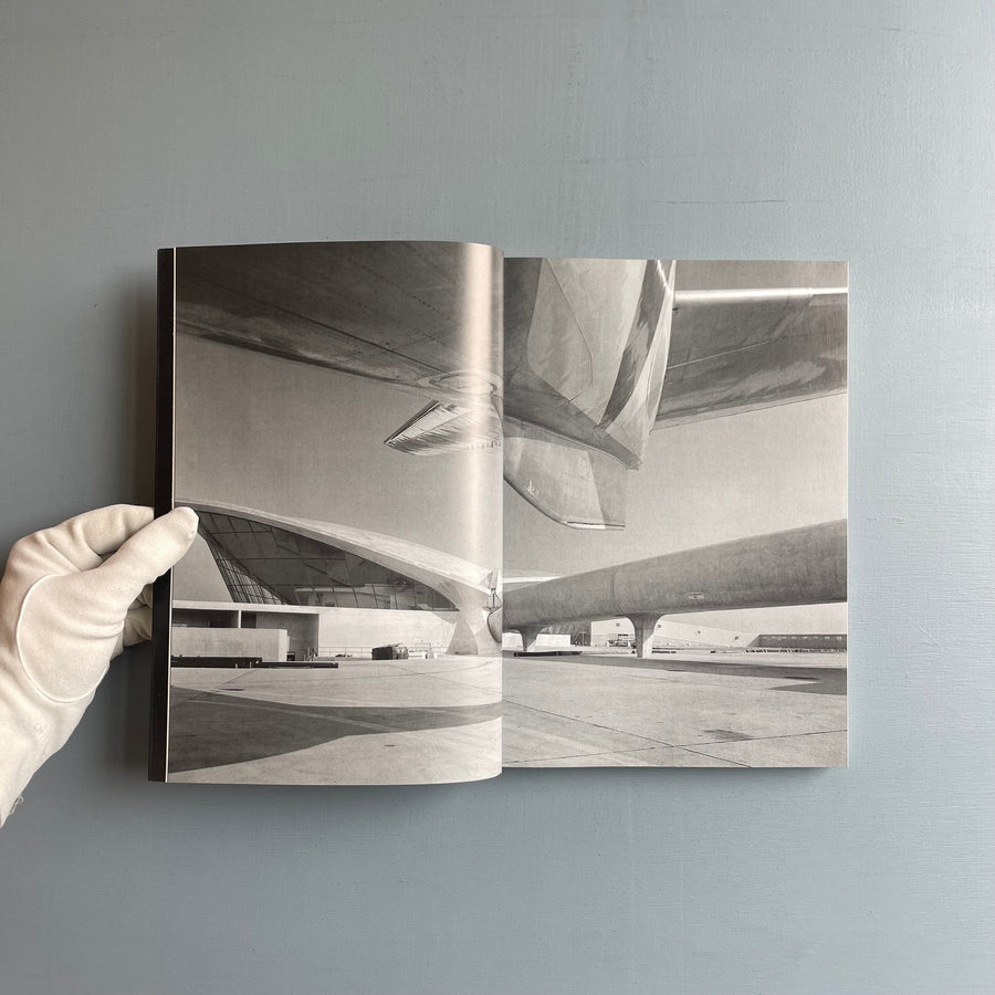 Terminal 5 - Lukas & Sternberg 2004 - Saint-Martin Bookshop