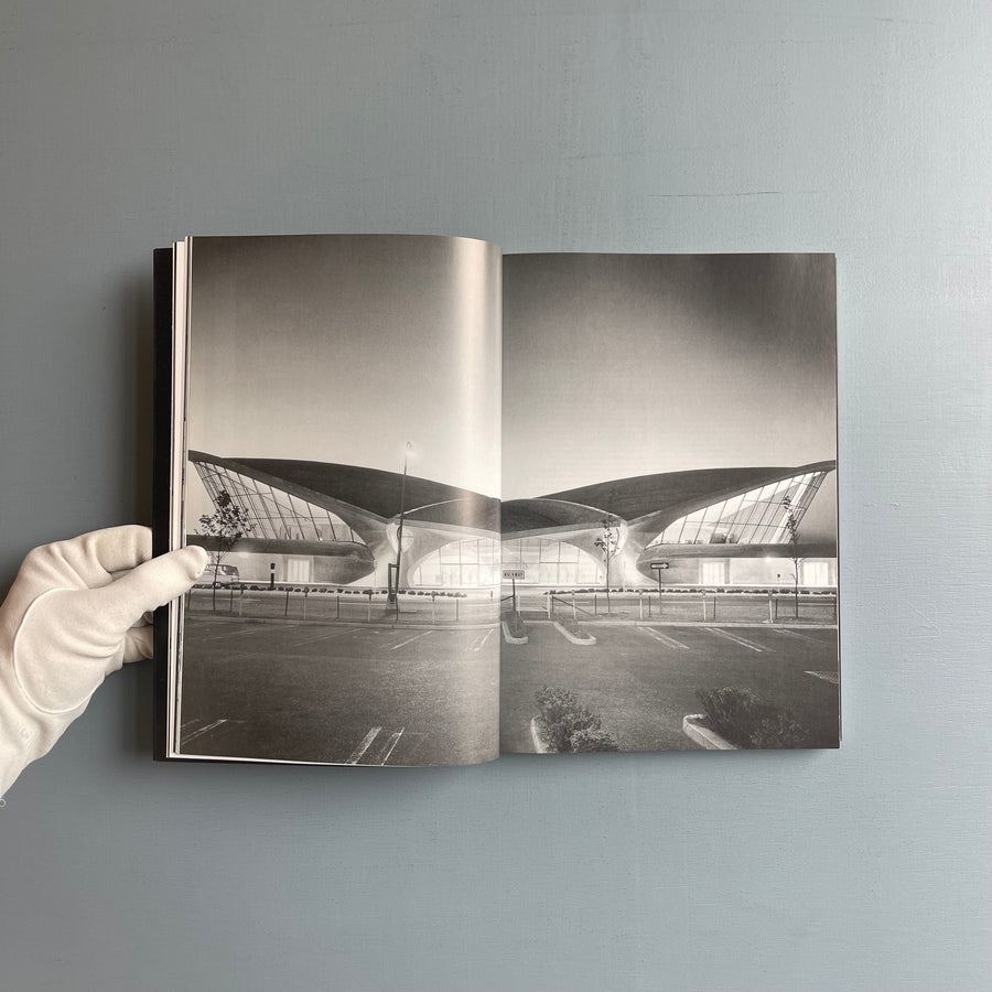 Terminal 5 - Lukas & Sternberg 2004 - Saint-Martin Bookshop