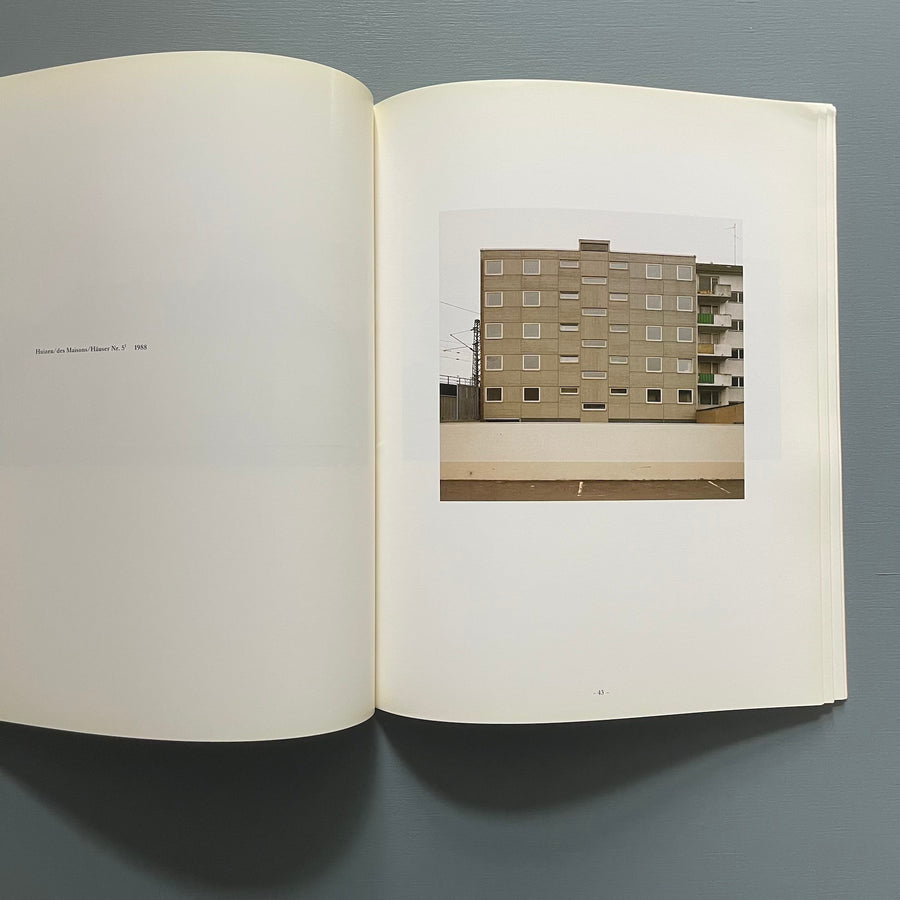 Thomas Ruff - Portretten Huizen Sterren - Stedelijk Museum Amsterdam 1990 - Saint-Martin Bookshop