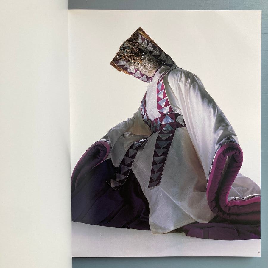 Tomio Mohri - Costume-Installation - Rikuyosha Publishing 1990 - Saint-Martin Bookshop