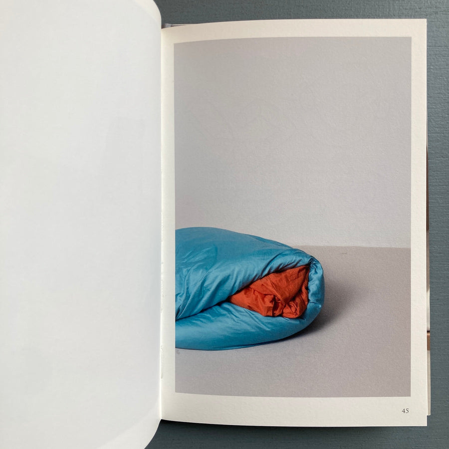 Topology in bed by Chi Tsai Ni: a selection of bed sculptures from his younger days - Nos:books 2015 - Saint-Martin Bookshop