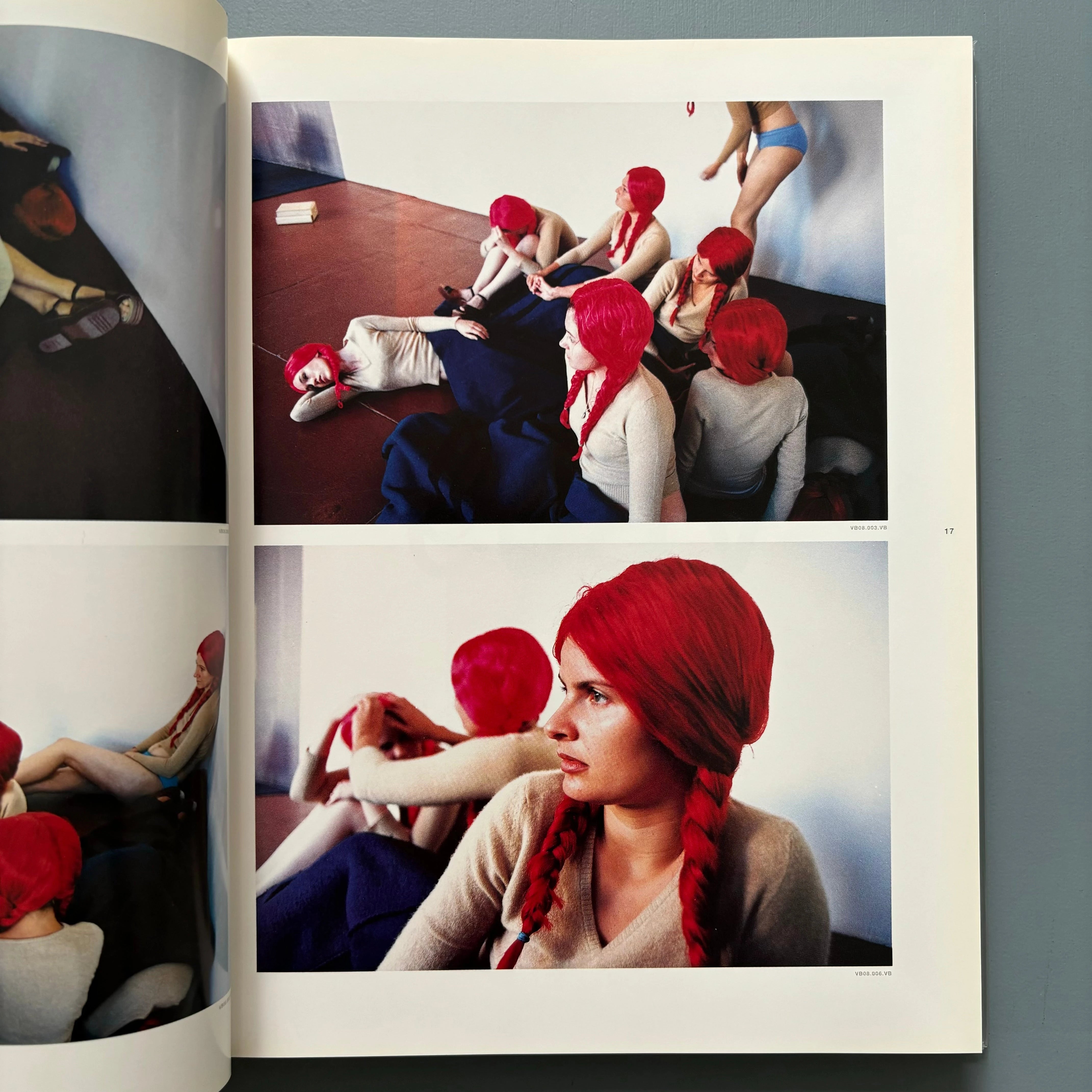 洋書 vb 08-36 vanessa beecroft performances Vanessa-Beecroft-VB-08-36-