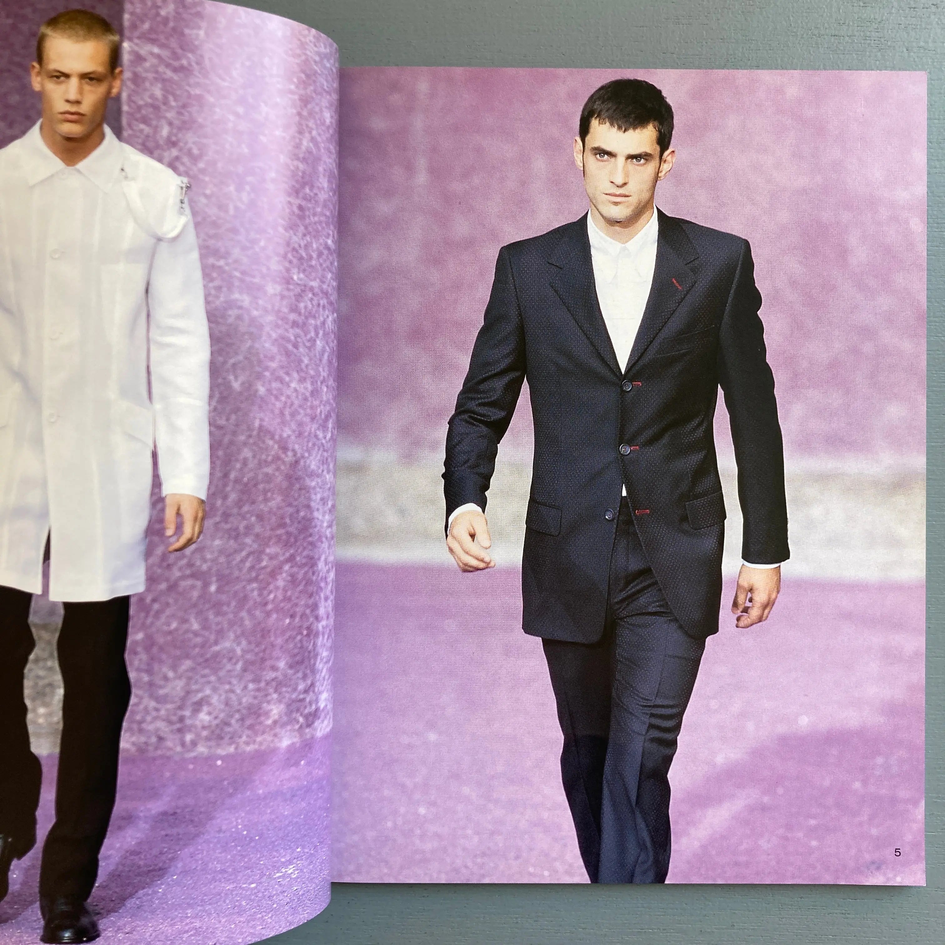Versace - Men's collection - Spring-Summer 1999 - Saint-Martin Bookshop