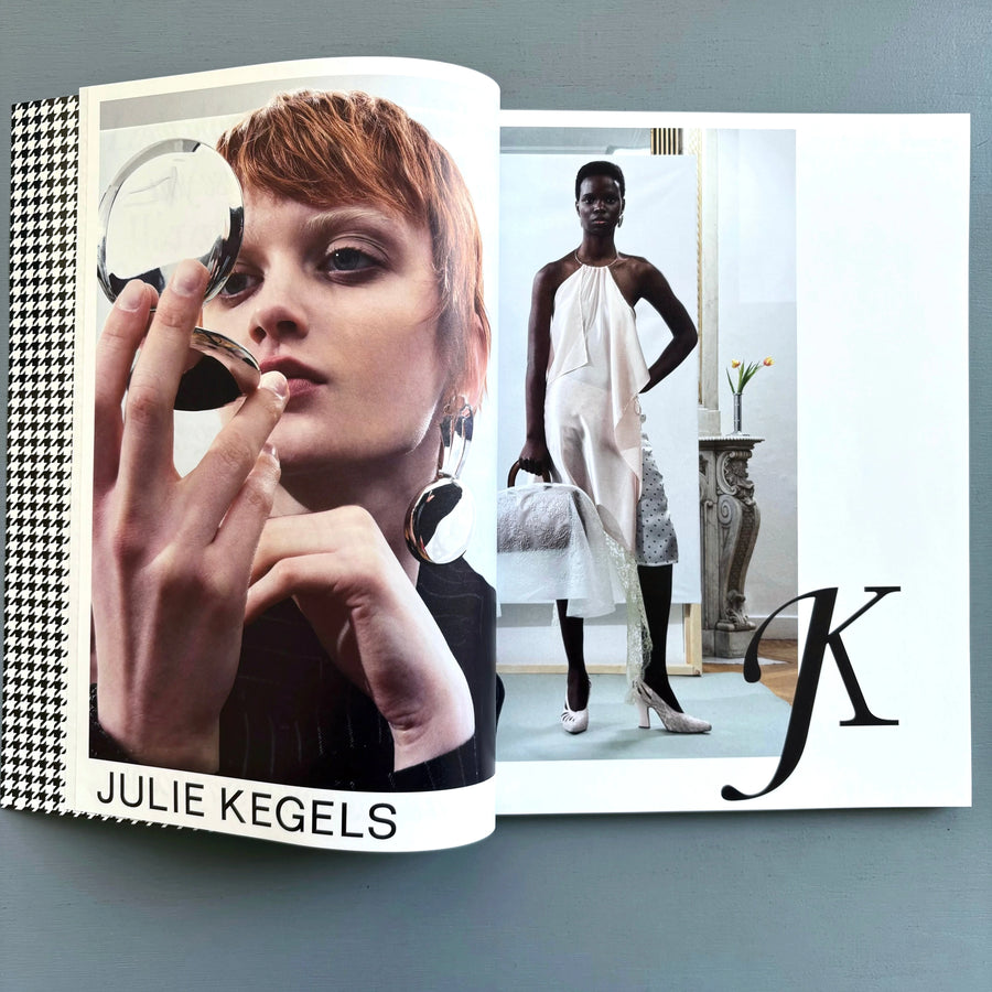 Violet Papers Issue 01 “What’s Inside” - Lara Violeta 2024 - Saint-Martin Bookshop