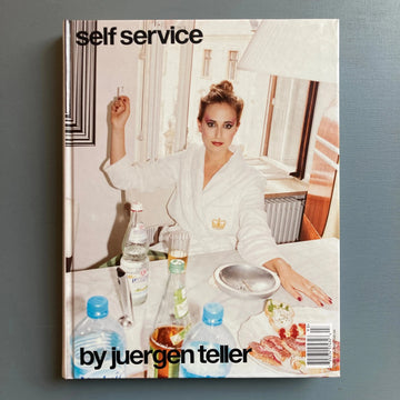 Self Service issue n°31 by Juergen Teller - FALL/WINTER 2009 - Saint-Martin Bookshop