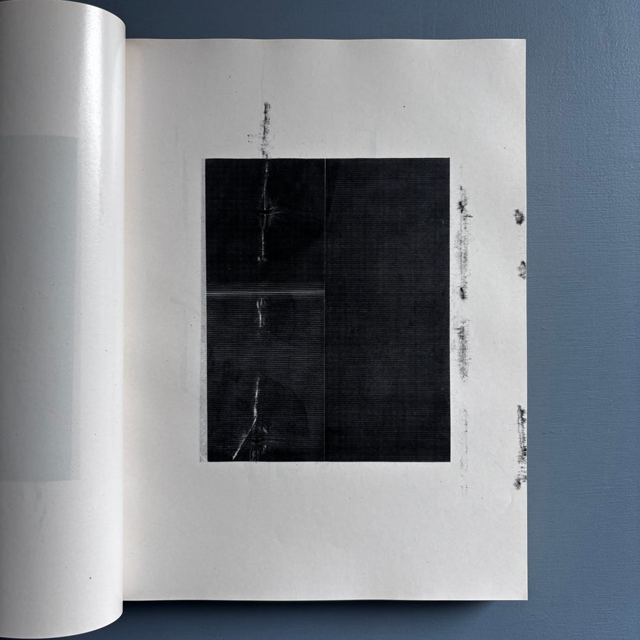 Wade Guyton - Black Paintings - JRP Ringier 2011 - Saint-Martin Bookshop