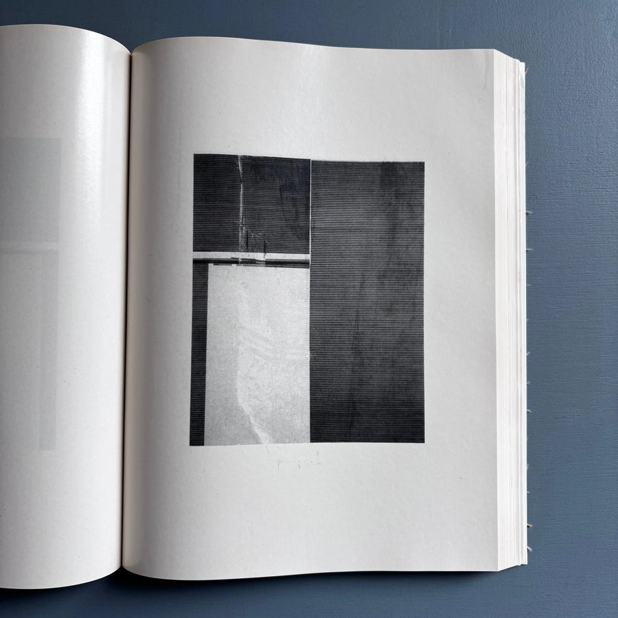 Wade Guyton - Black Paintings - JRP Ringier 2011 - Saint-Martin Bookshop