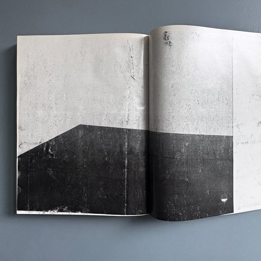Wade Guyton - Black Paintings - JRP Ringier 2011 - Saint-Martin Bookshop