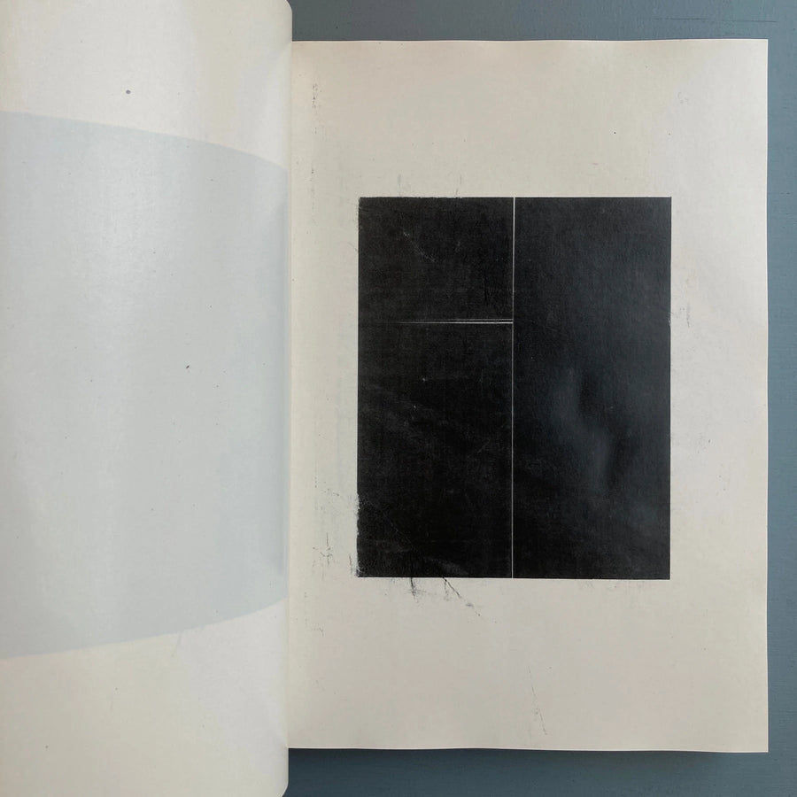 Wade Guyton - Black Paintings - JRP Ringier 2011 - Saint-Martin Bookshop