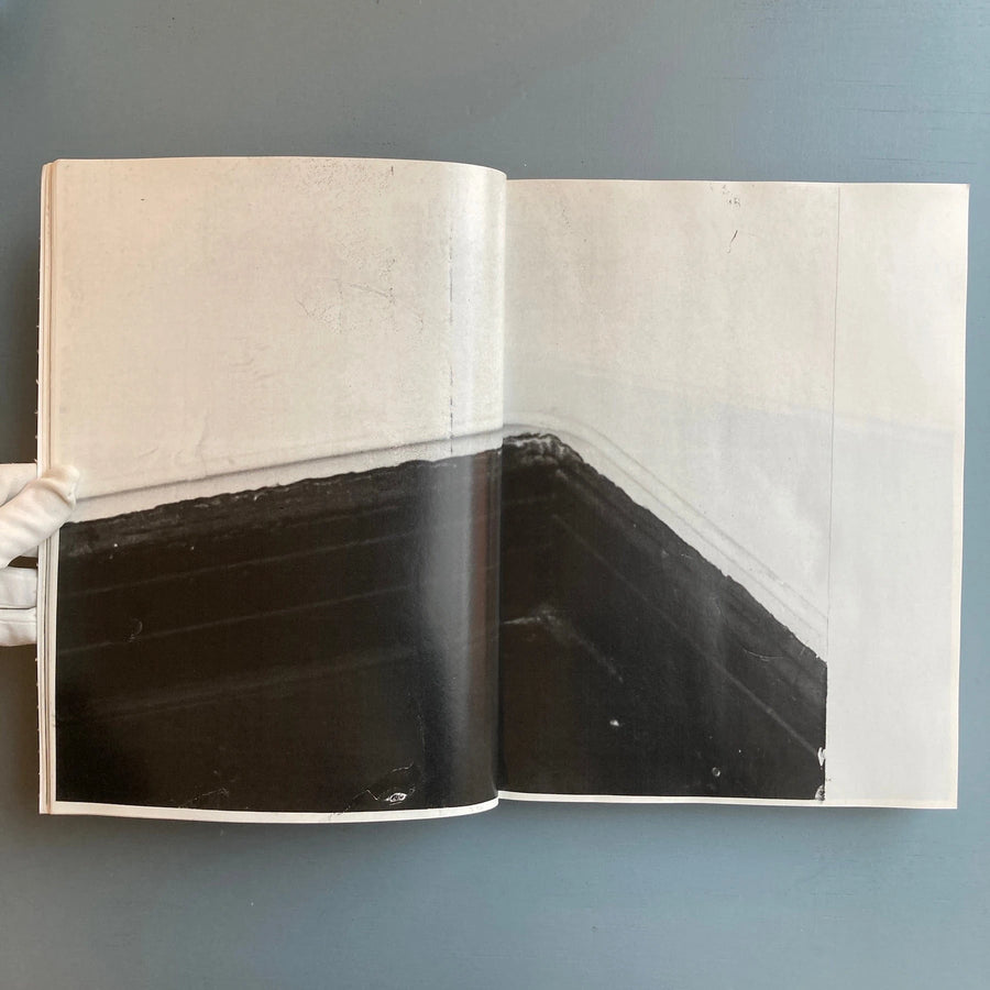 Wade Guyton - Black Paintings - JRP Ringier 2011 - Saint-Martin Bookshop