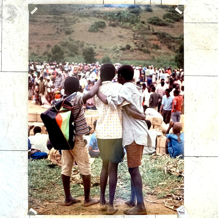 Alfredo Jaar - Embrace - Print (photo) 1995 Saint-Martin Bookshop