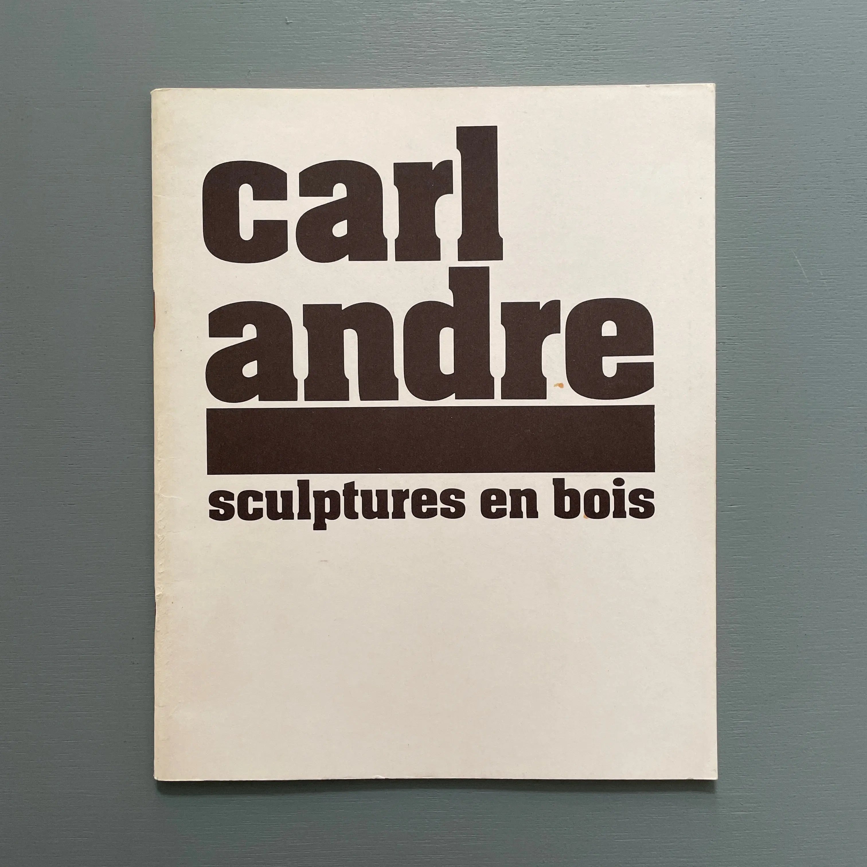 Carl Andre - Sculptures en bois - ARC 1979 - Saint-Martin Bookshop