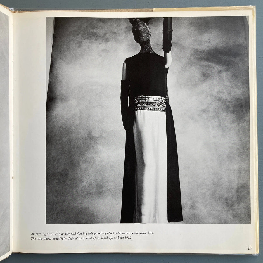 Diana Vreeland & Irving Penn - Inventive Paris Clothes 1909-1939 - The Viking Press 1977 Saint-Martin Bookshop
